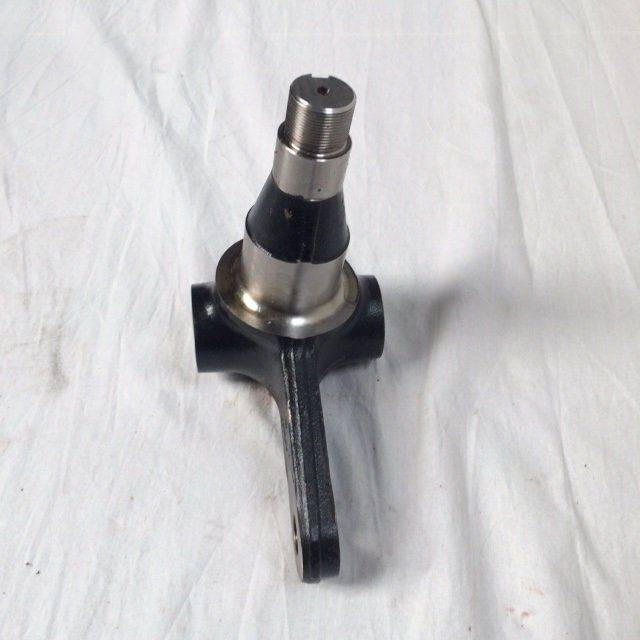 Knuckle,  R.H. for Caterpillar - Steering knuckle for Material handling equipment: picture 1 Knuckle,  R.H. for Caterpillar - Steering knuckle for Material handling equipment: picture 1