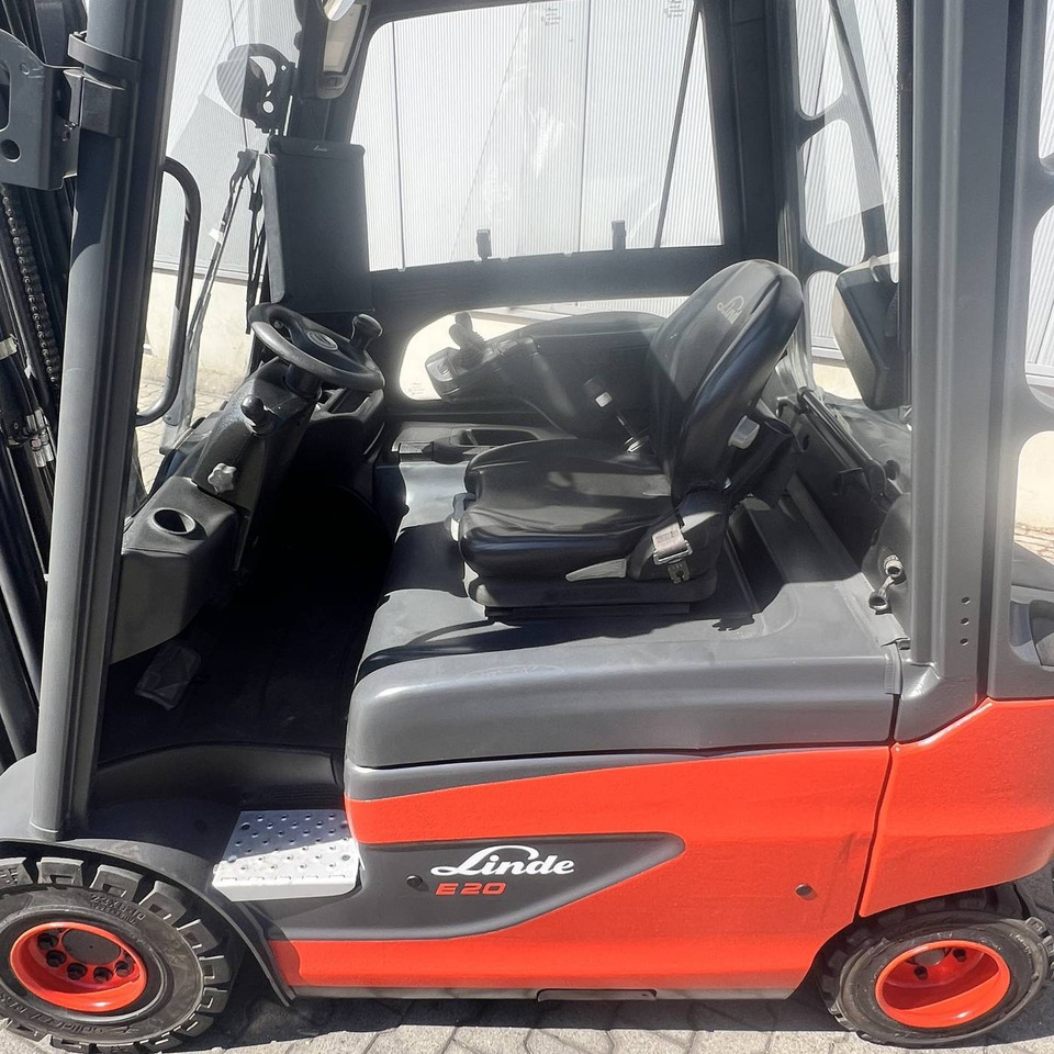 Linde E20 (387) - Electric forklift: picture 3 Linde E20 (387) - Electric forklift: picture 3