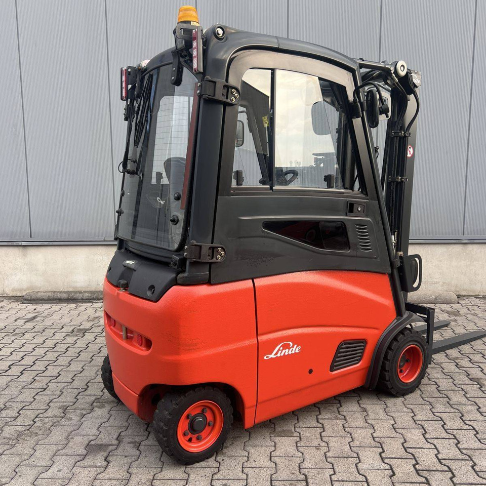 Linde E20PH (386) - Electric forklift: picture 4 Linde E20PH (386) - Electric forklift: picture 4