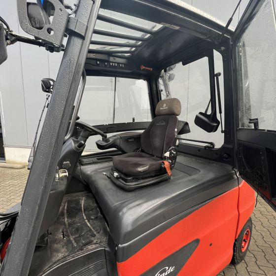 Linde E40-600HL (388) - Electric forklift: picture 3 Linde E40-600HL (388) - Electric forklift: picture 3