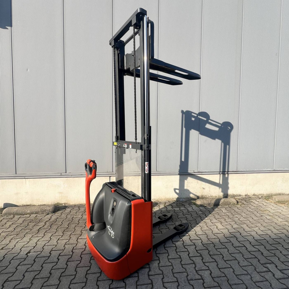 Linde L10 (1172) - Stacker: picture 2 Linde L10 (1172) - Stacker: picture 2