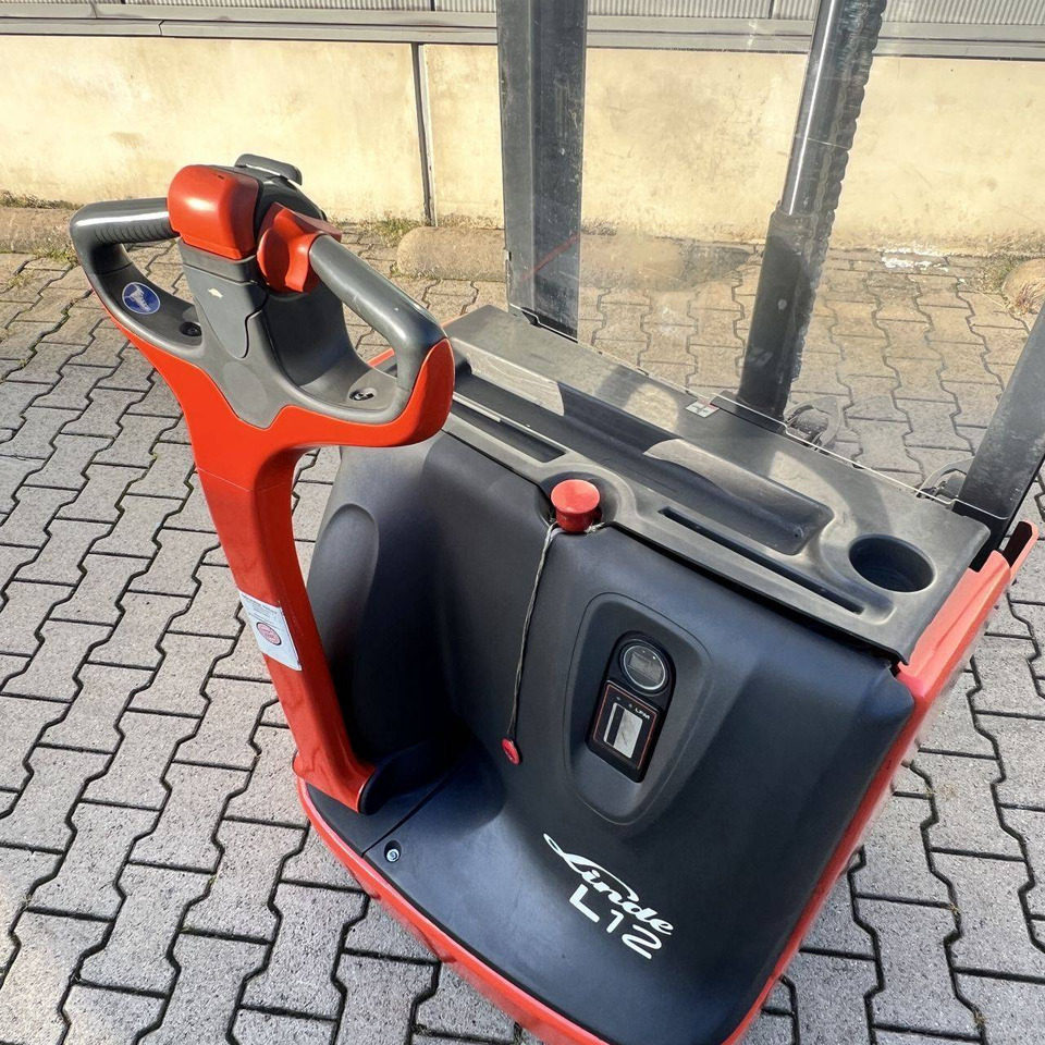 Linde L12 (1172) - Stacker: picture 4 Linde L12 (1172) - Stacker: picture 4