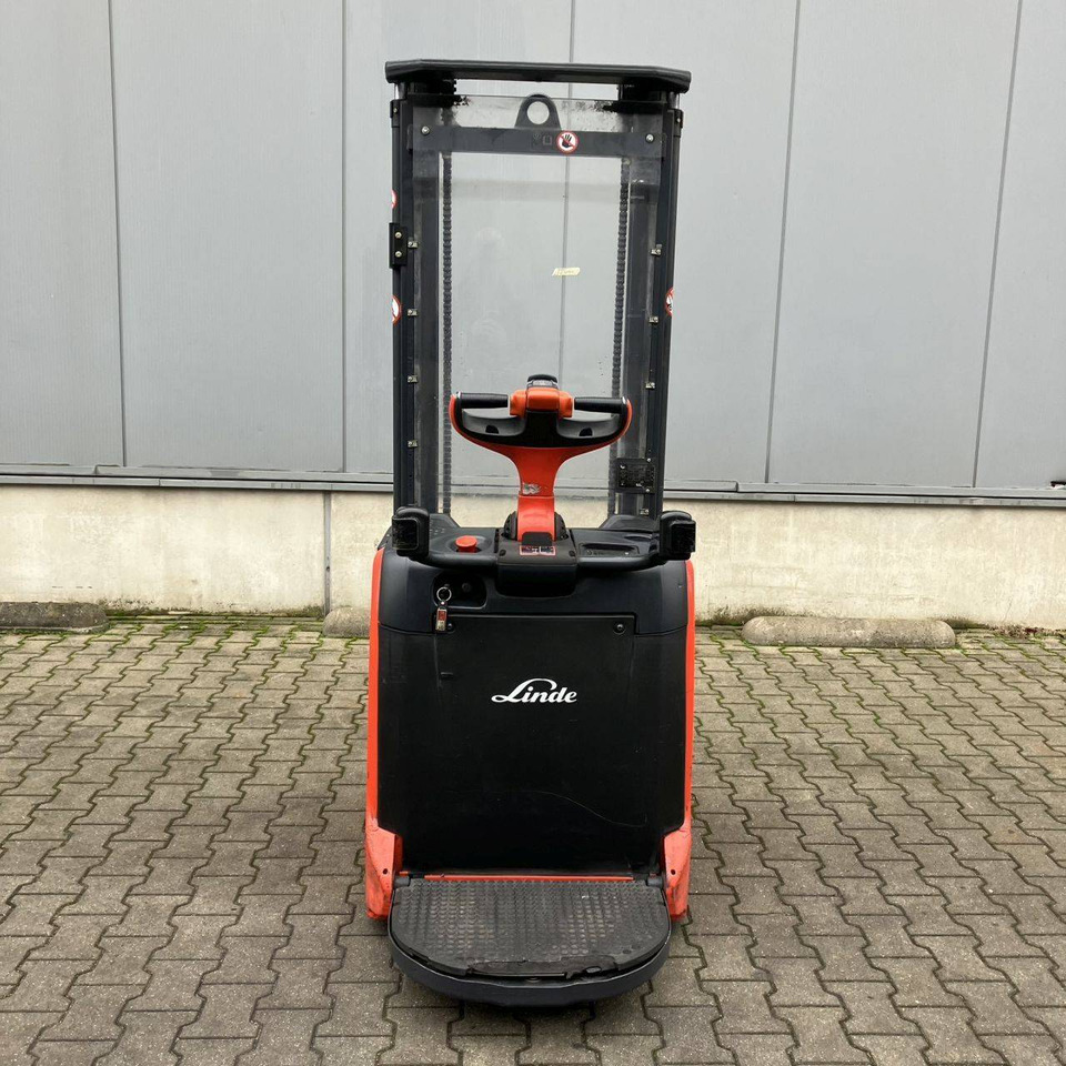 Linde L12AP (133) - Stacker: picture 4 Linde L12AP (133) - Stacker: picture 4