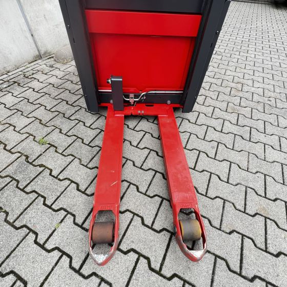 Linde L12AP (133) - Stacker: picture 5 Linde L12AP (133) - Stacker: picture 5