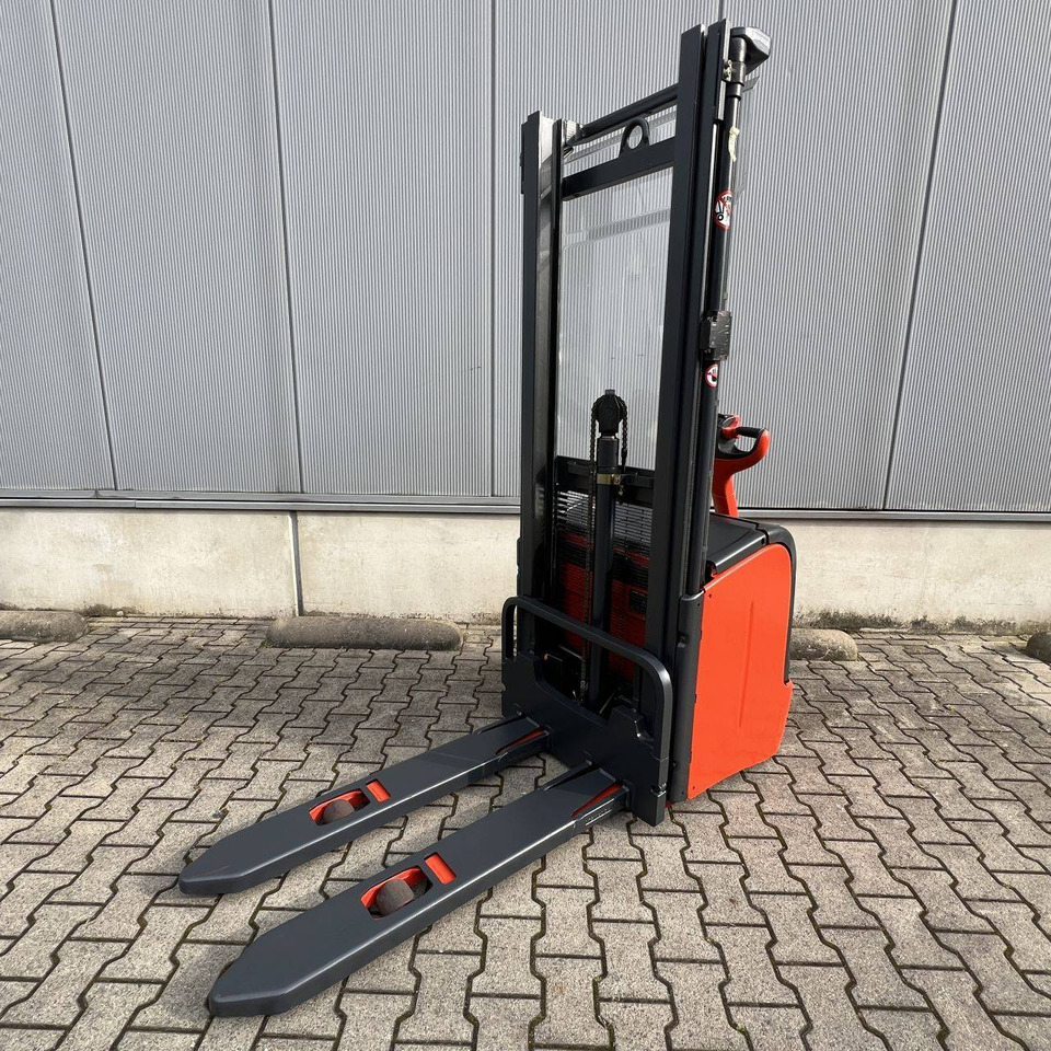 Linde L14 (372) - Stacker: picture 2 Linde L14 (372) - Stacker: picture 2