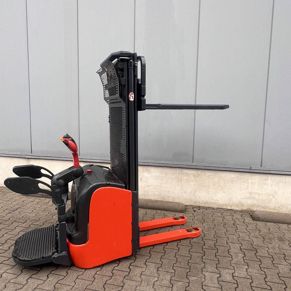 Linde L14AP (372) - Stacker: picture 2 Linde L14AP (372) - Stacker: picture 2
