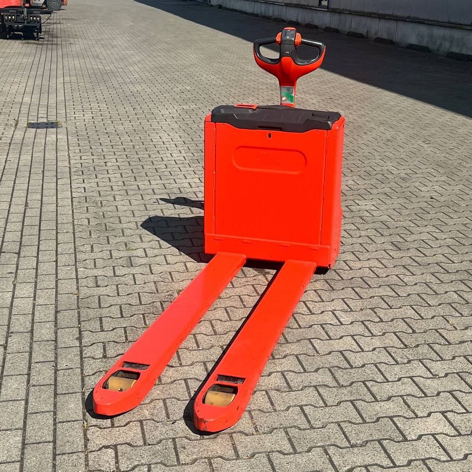 Linde T16 (1152) - Pallet truck: picture 2 Linde T16 (1152) - Pallet truck: picture 2