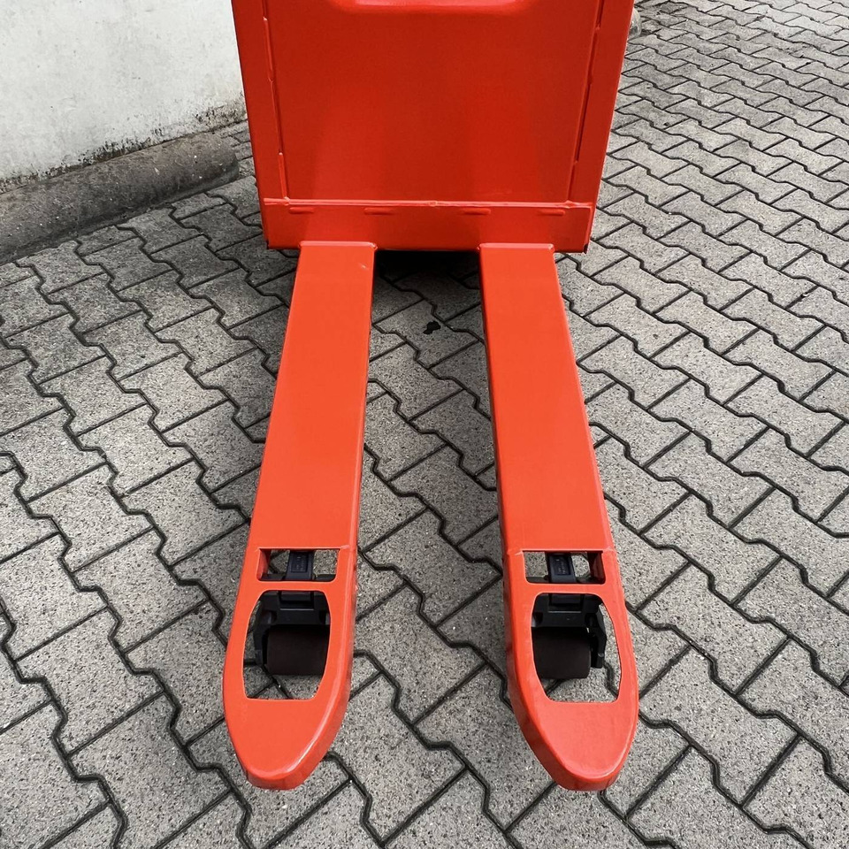 Pallet truck Linde T16 (1152): picture 13