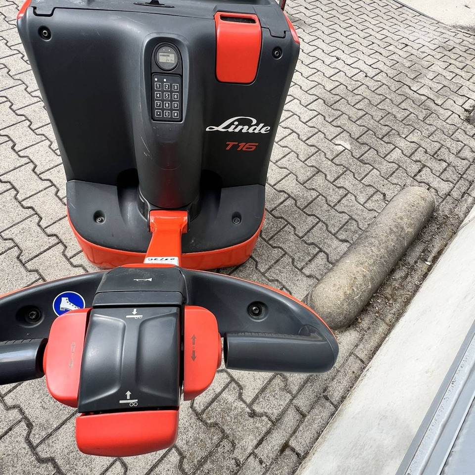 Pallet truck Linde T16 (1152): picture 9