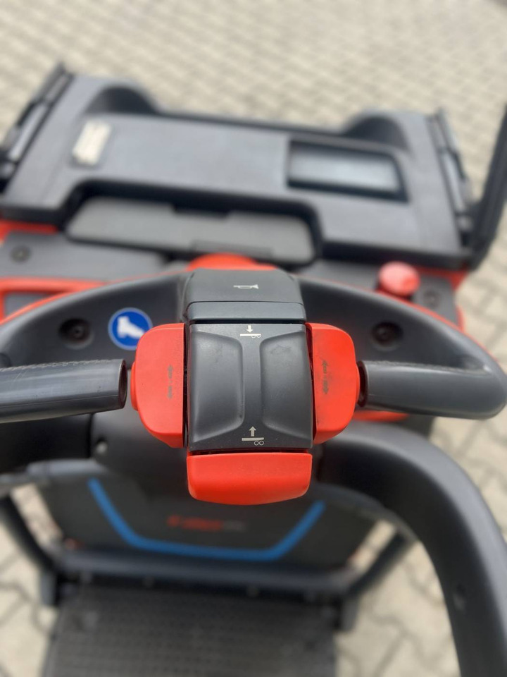 Pallet truck Linde T20AP (1153) Li-On: picture 12 Pallet truck Linde T20AP (1153) Li-On: picture 12