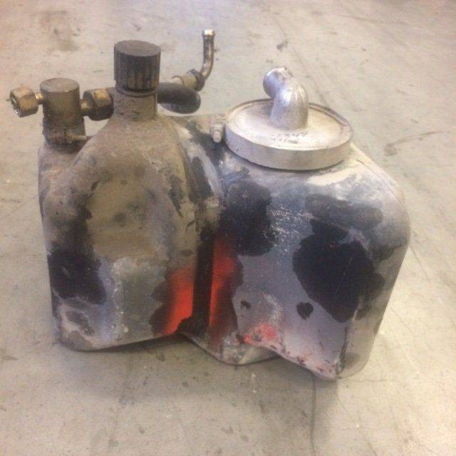 Oil Tank for Linde E15, Series 324 - Hydraulic tank for Material handling equipment: picture 1 Oil Tank for Linde E15, Series 324 - Hydraulic tank for Material handling equipment: picture 1