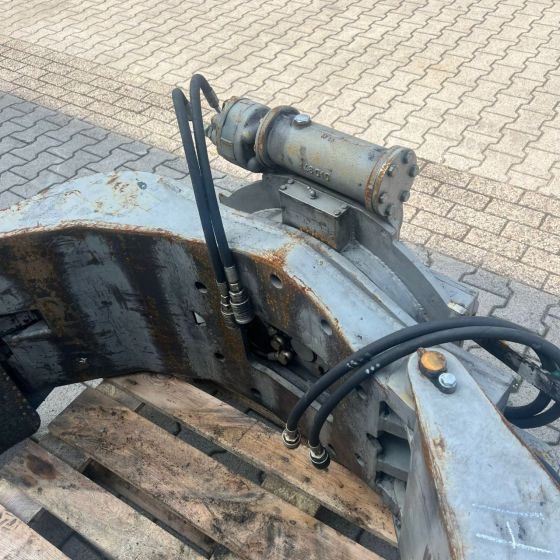 Paper roll clamp rotating - Clamp for Material handling equipment: picture 5 Paper roll clamp rotating - Clamp for Material handling equipment: picture 5