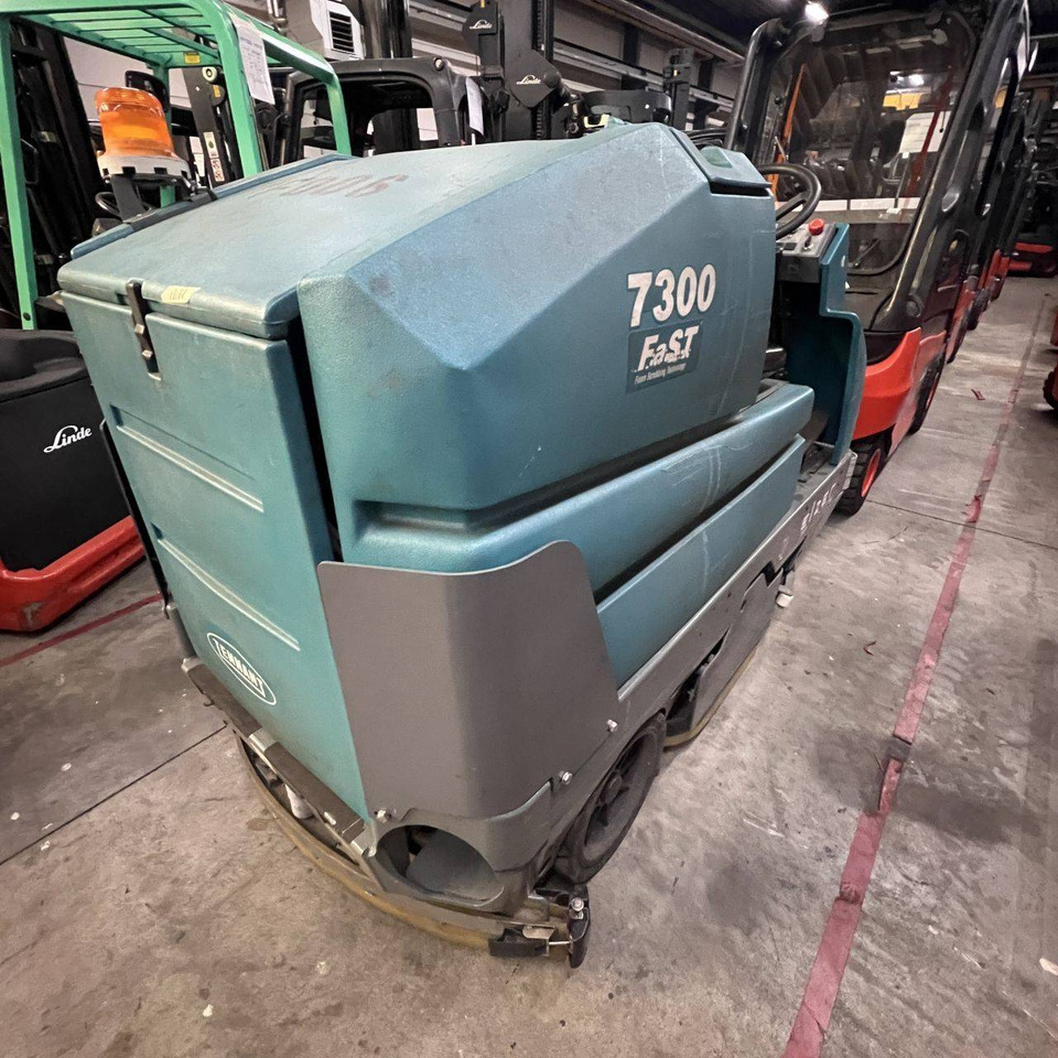 Tennant 7300 Fast - Scrubber dryer: picture 2 Tennant 7300 Fast - Scrubber dryer: picture 2