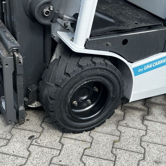 Unicarriers EF18 (JAG1N1L18Q) - Electric forklift: picture 5 Unicarriers EF18 (JAG1N1L18Q) - Electric forklift: picture 5