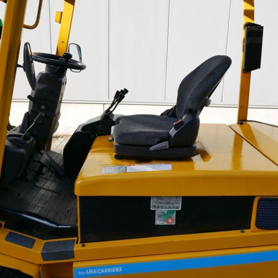 Unicarriers EH30L (G1Q2L30Q) - Electric forklift: picture 4 Unicarriers EH30L (G1Q2L30Q) - Electric forklift: picture 4