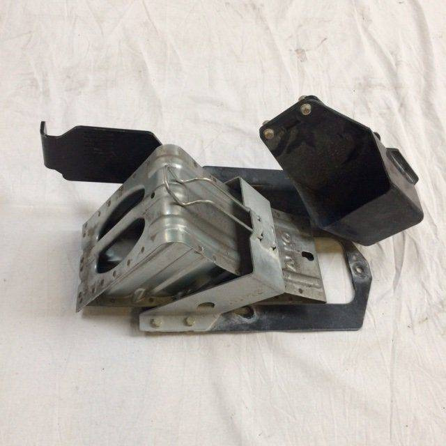 WHEEL CHOCK E36Z-76051 DIN76051 - Cab and interior for Material handling equipment: picture 1 WHEEL CHOCK E36Z-76051 DIN76051 - Cab and interior for Material handling equipment: picture 1