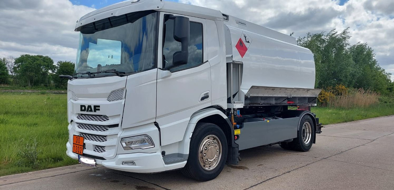DAF XD300FA - Tank truck: picture 1 DAF XD300FA - Tank truck: picture 1
