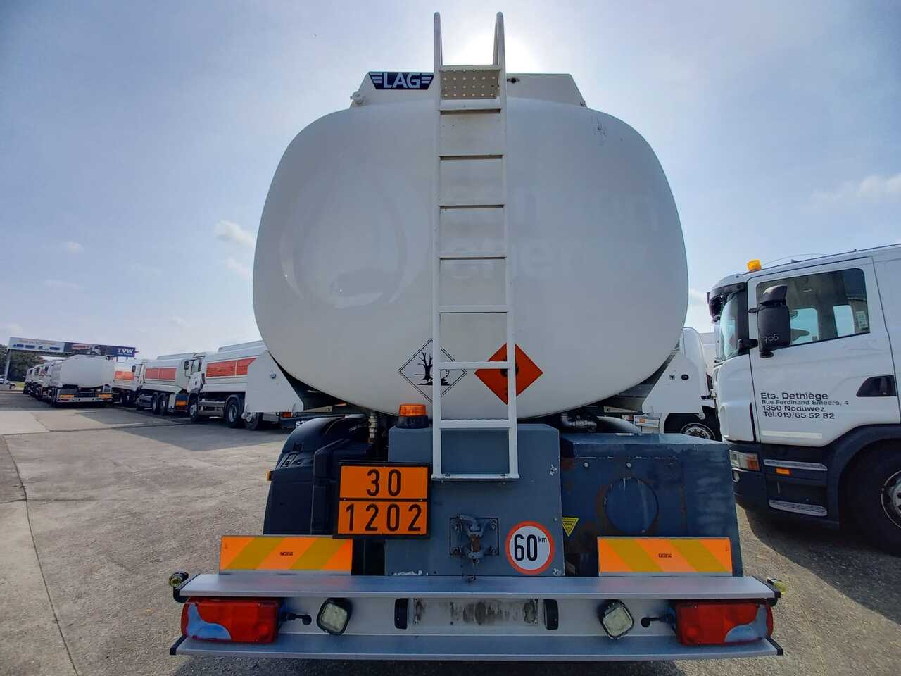Tank truck MAN TGS: picture 8