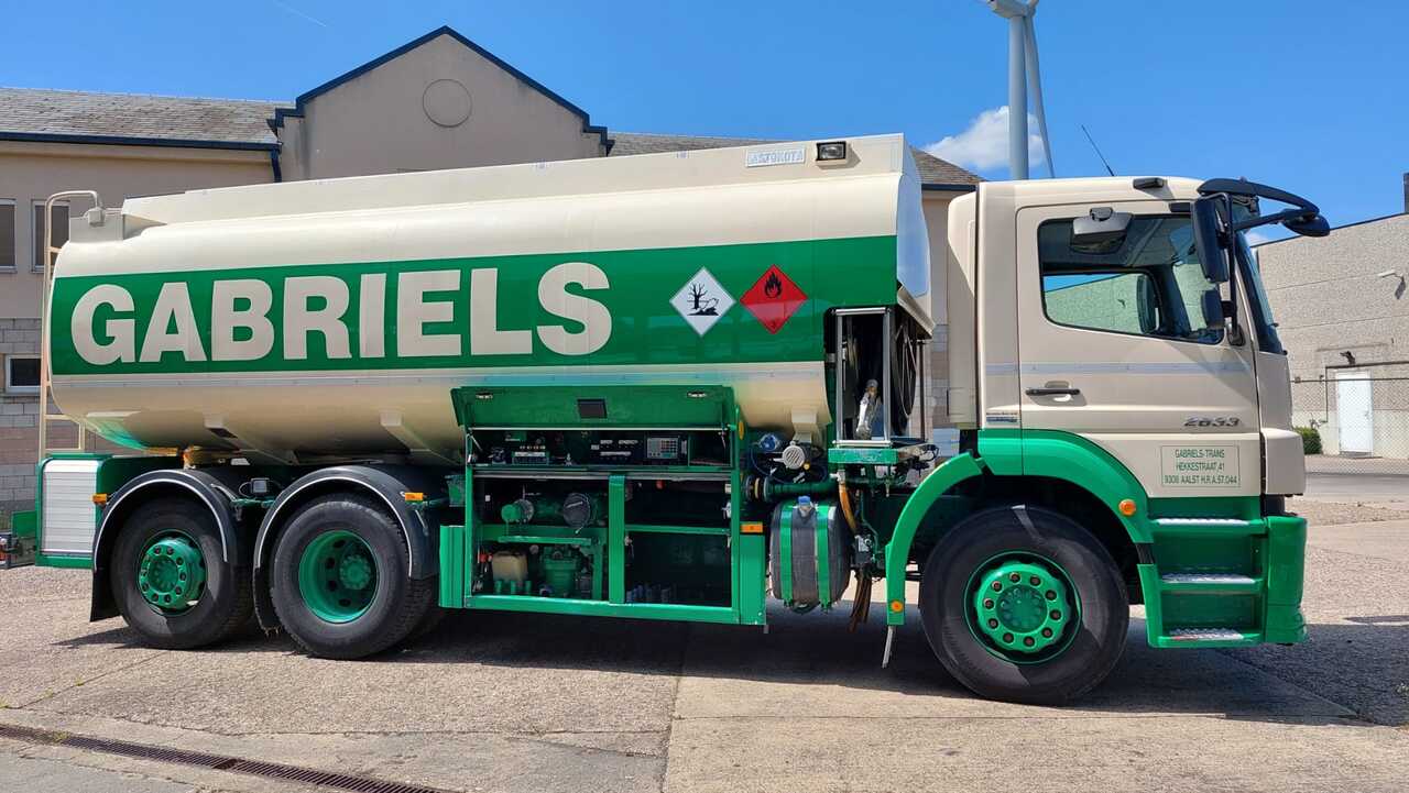 Tank truck MERCEDES AXOR: picture 9 Tank truck MERCEDES AXOR: picture 9