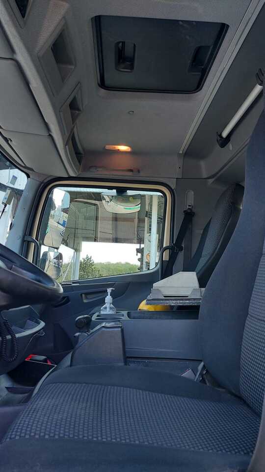 Tank truck MERCEDES AXOR: picture 6 Tank truck MERCEDES AXOR: picture 6