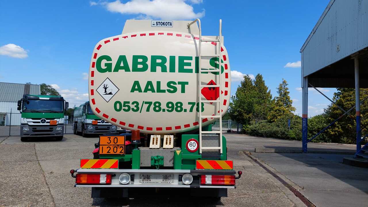 Tank truck MERCEDES AXOR: picture 11 Tank truck MERCEDES AXOR: picture 11