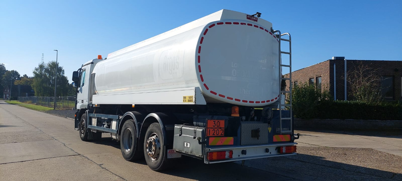 Lease a MERCEDES Actros MERCEDES Actros: picture 11