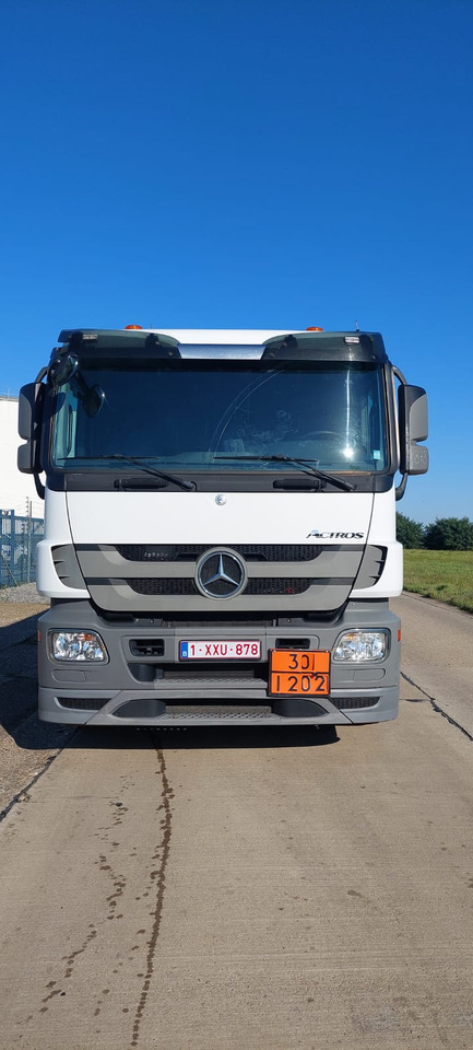 Lease a MERCEDES Actros MERCEDES Actros: picture 6