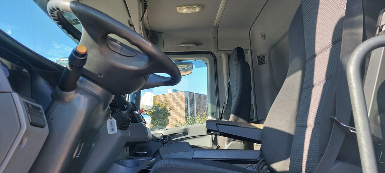 Interior photo 1: Lease a MERCEDES Actros MERCEDES Actros
