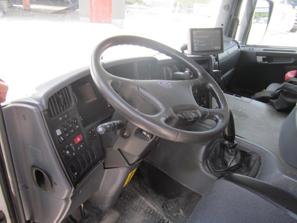 Tank truck Scania P320: picture 6
