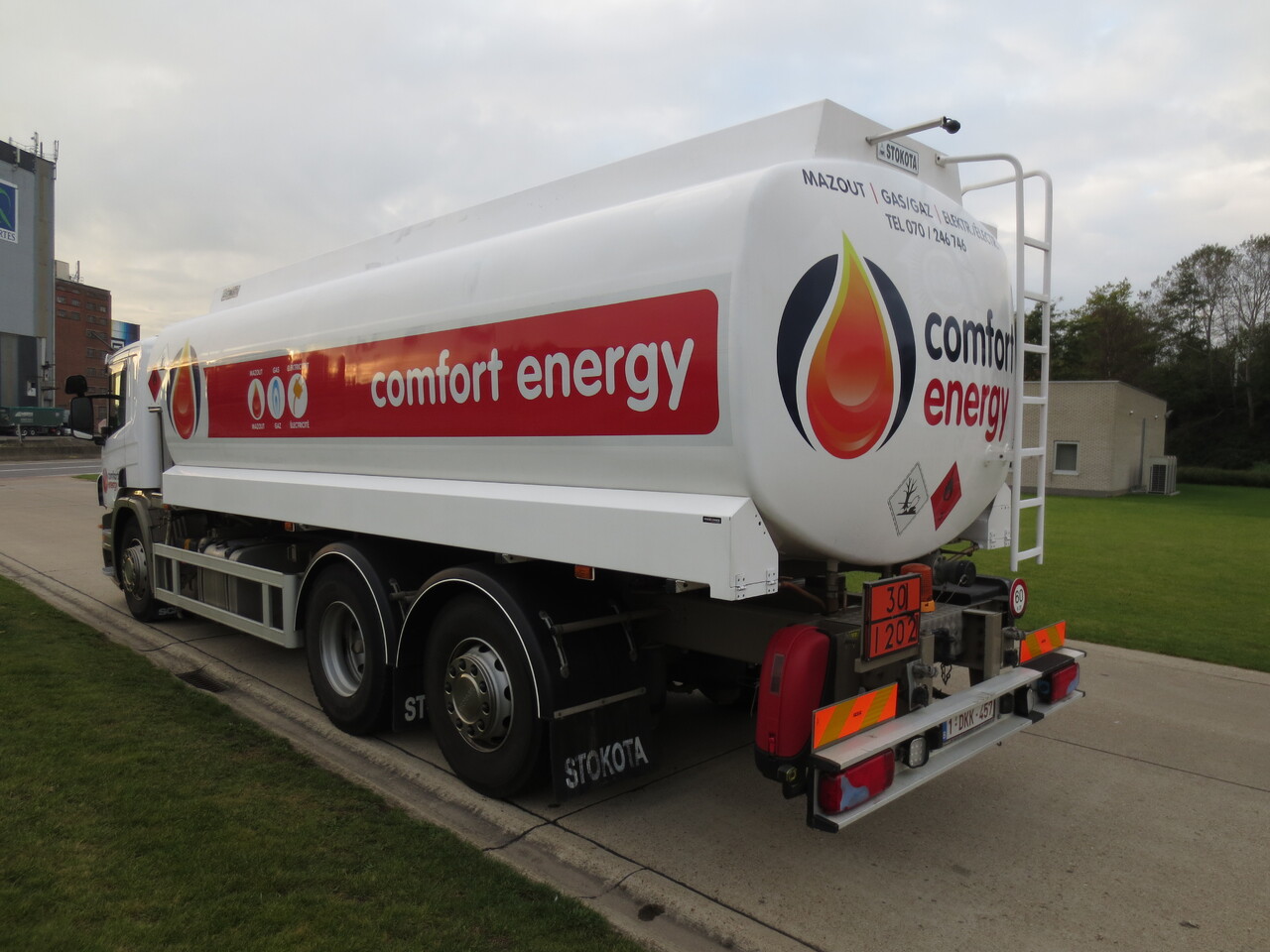 Tank truck Scania P380: picture 11