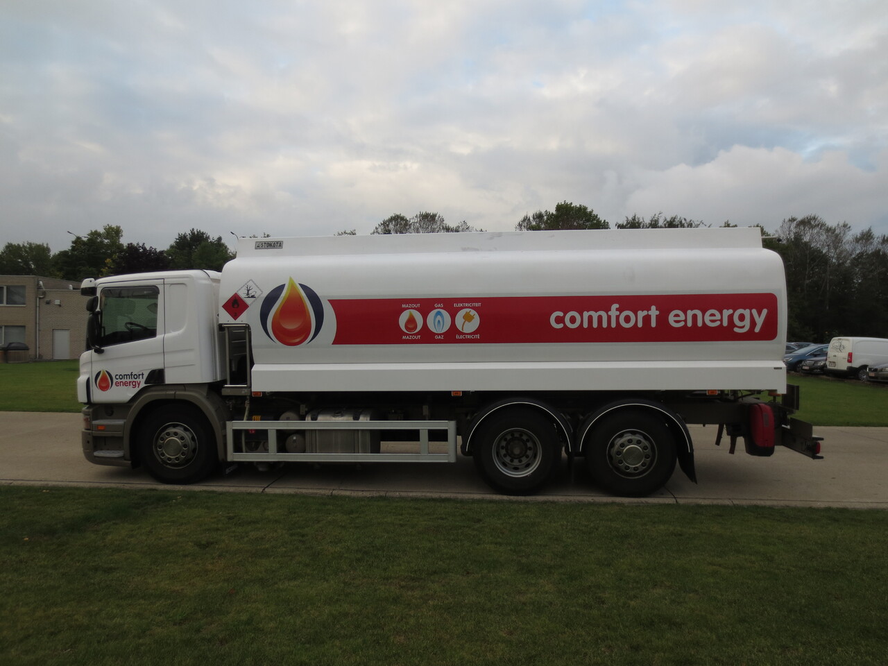 Tank truck Scania P380: picture 12