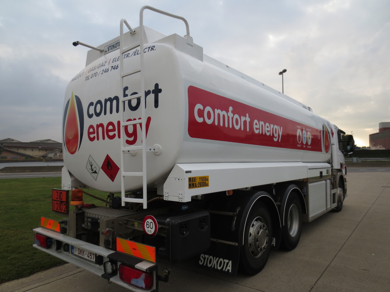 Tank truck Scania P380: picture 9