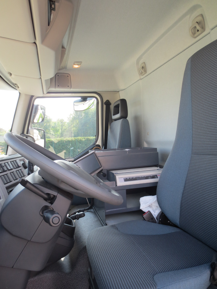 Tank truck VOLVO FL: picture 10