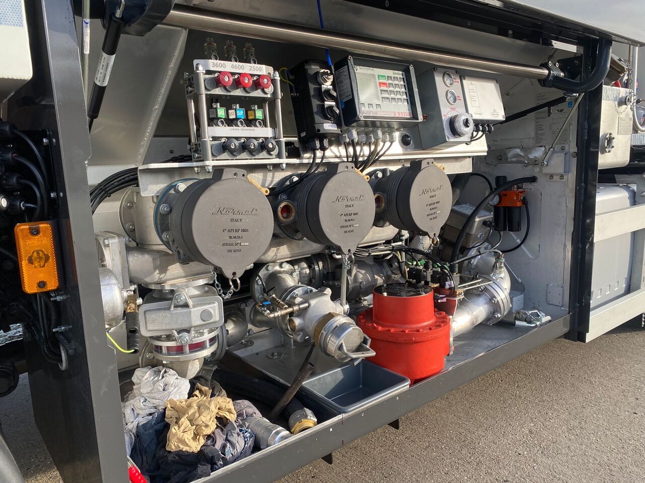 VOLVO FL - Tank truck: picture 2 VOLVO FL - Tank truck: picture 2