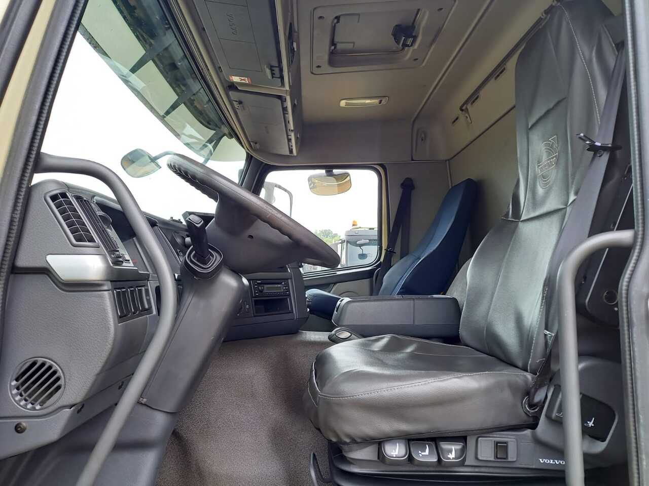 Volvo FM - Tank truck: picture 4 Volvo FM - Tank truck: picture 4