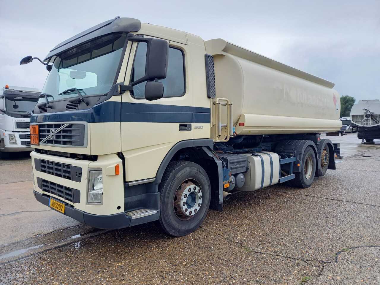 Volvo FM - Tank truck: picture 1 Volvo FM - Tank truck: picture 1