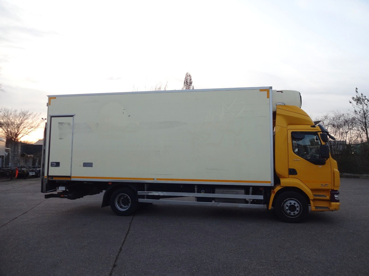 DAF LF 230, 12 T, LBW, Türen, Klima, Automat, Kamera - Refrigerator truck: picture 4 DAF LF 230, 12 T, LBW, Türen, Klima, Automat, Kamera - Refrigerator truck: picture 4