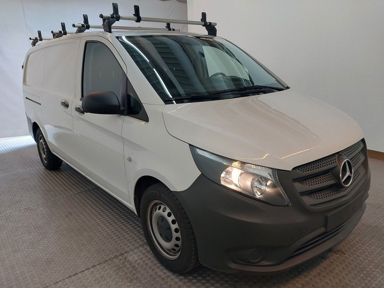 Mercedes-Benz Vito Kasten 114 CDI lang,Klima,AHK,Regale,Kamera - Small van: picture 2 Mercedes-Benz Vito Kasten 114 CDI lang,Klima,AHK,Regale,Kamera - Small van: picture 2