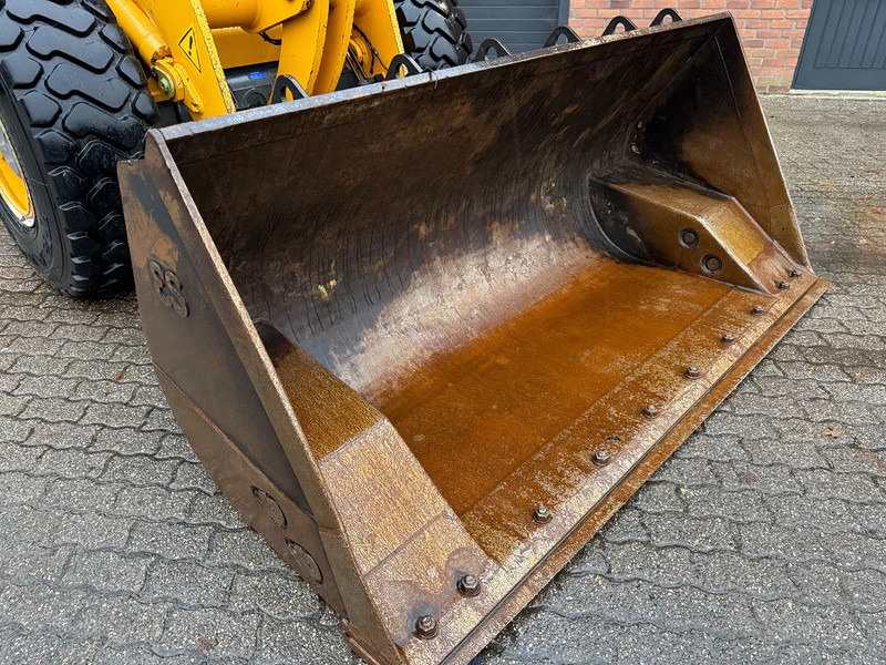 Liebherr 538 2 plus 1 Hoogkiepbak 40KM NL Machine - Wheel loader: picture 3 Liebherr 538 2 plus 1 Hoogkiepbak 40KM NL Machine - Wheel loader: picture 3