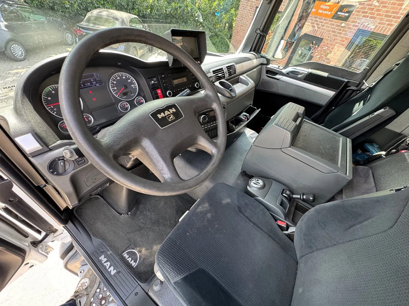 MAN TGS 26.320 EEV Koffer Stuuras AHK 2.500KG LBW 479.810! NL TRUCK - Box truck: picture 5 MAN TGS 26.320 EEV Koffer Stuuras AHK 2.500KG LBW 479.810! NL TRUCK - Box truck: picture 5