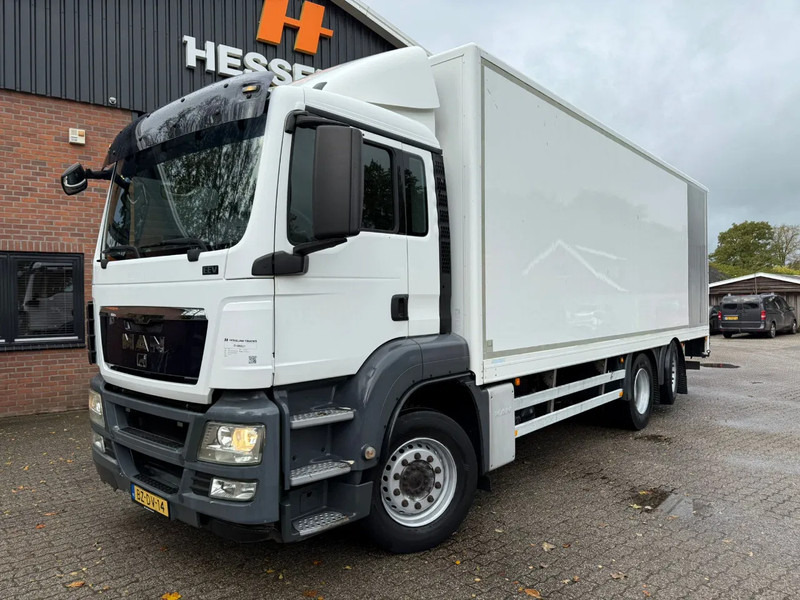 MAN TGS 26.320 Koffer Stuuras AHK 2.500KG LBW 319.460KM! NL Truck - Box truck: picture 1 MAN TGS 26.320 Koffer Stuuras AHK 2.500KG LBW 319.460KM! NL Truck - Box truck: picture 1