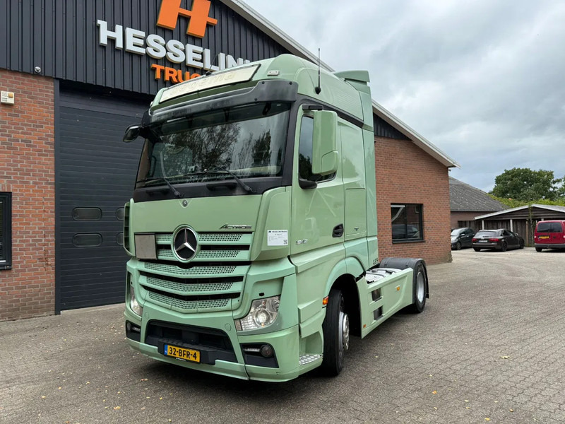 Mercedes-Benz Actros 1842 4X2 Streamspace Side skirts 2x tank NL Truck - Tractor unit: picture 1 Mercedes-Benz Actros 1842 4X2 Streamspace Side skirts 2x tank NL Truck - Tractor unit: picture 1