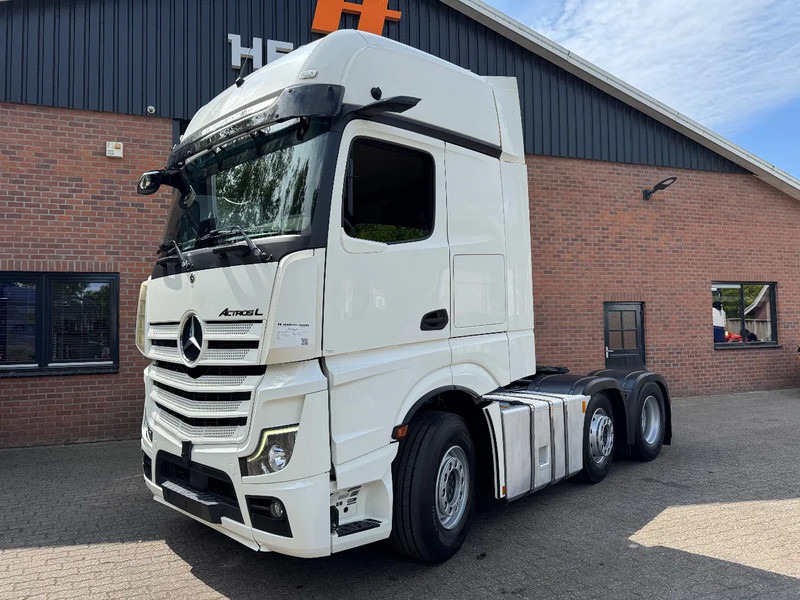 Tractor unit Mercedes-Benz Actros 2545 6X2 Gigaspace Gestuurde voorloopas NL Truck 327.240KM: picture 1