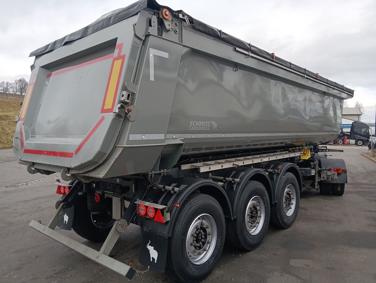 Schmitz Cargobull SKI24-7.2 SR HARDOX 27,5m3 FullOption 6348kg TÜV - Tipper semi-trailer: picture 3 Schmitz Cargobull SKI24-7.2 SR HARDOX 27,5m3 FullOption 6348kg TÜV - Tipper semi-trailer: picture 3