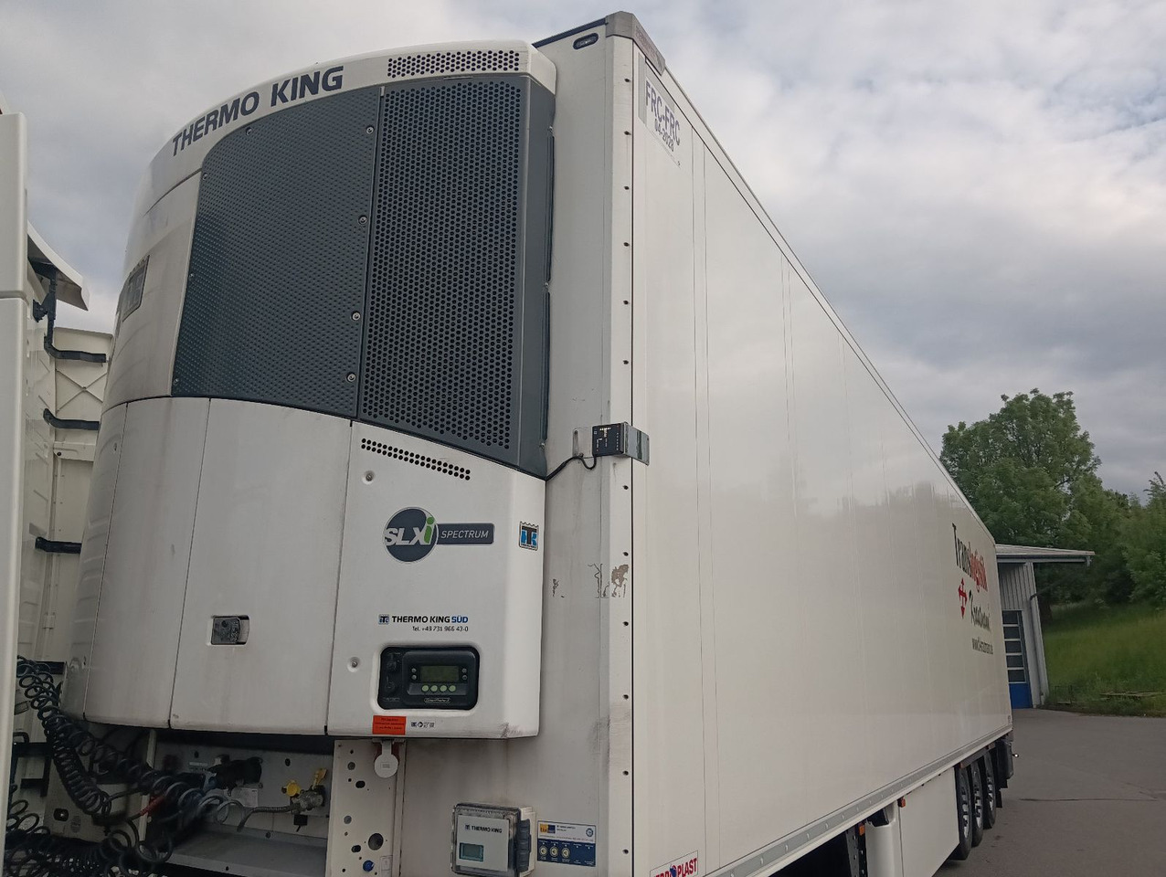 Schmitz Cargobull SKO24-FP45 Bi-Temp TK SLXi Spectrum Doppelst Blu - Closed box semi-trailer: picture 1 Schmitz Cargobull SKO24-FP45 Bi-Temp TK SLXi Spectrum Doppelst Blu - Closed box semi-trailer: picture 1