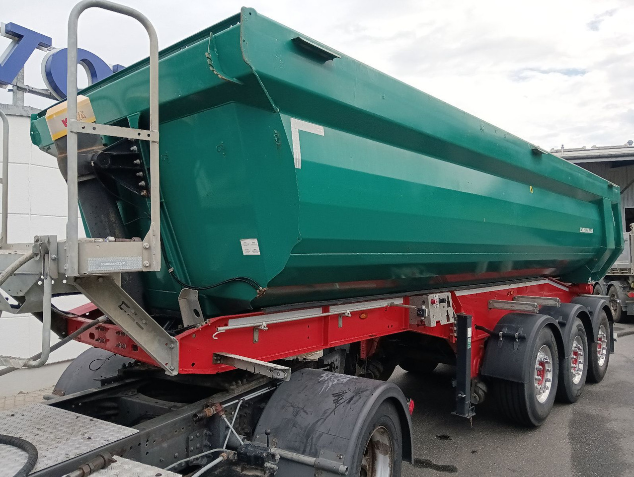 Schwarzmüller 3-A Stahlulde HARDOX ALCOA 25m3 SAF Lift 6180kg - Tipper semi-trailer: picture 2 Schwarzmüller 3-A Stahlulde HARDOX ALCOA 25m3 SAF Lift 6180kg - Tipper semi-trailer: picture 2