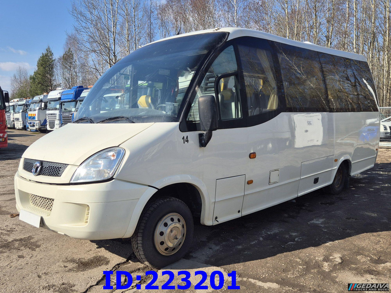 IVECO Wing 25-seater (Engine problem) - Coach: picture 1 IVECO Wing 25-seater (Engine problem) - Coach: picture 1