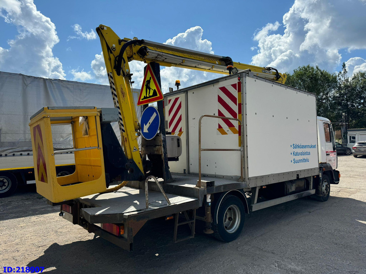 MAN LE 220C + Sky King 179TV - Truck mounted aerial platform, Municipal/ Special vehicle: picture 5 MAN LE 220C + Sky King 179TV - Truck mounted aerial platform, Municipal/ Special vehicle: picture 5