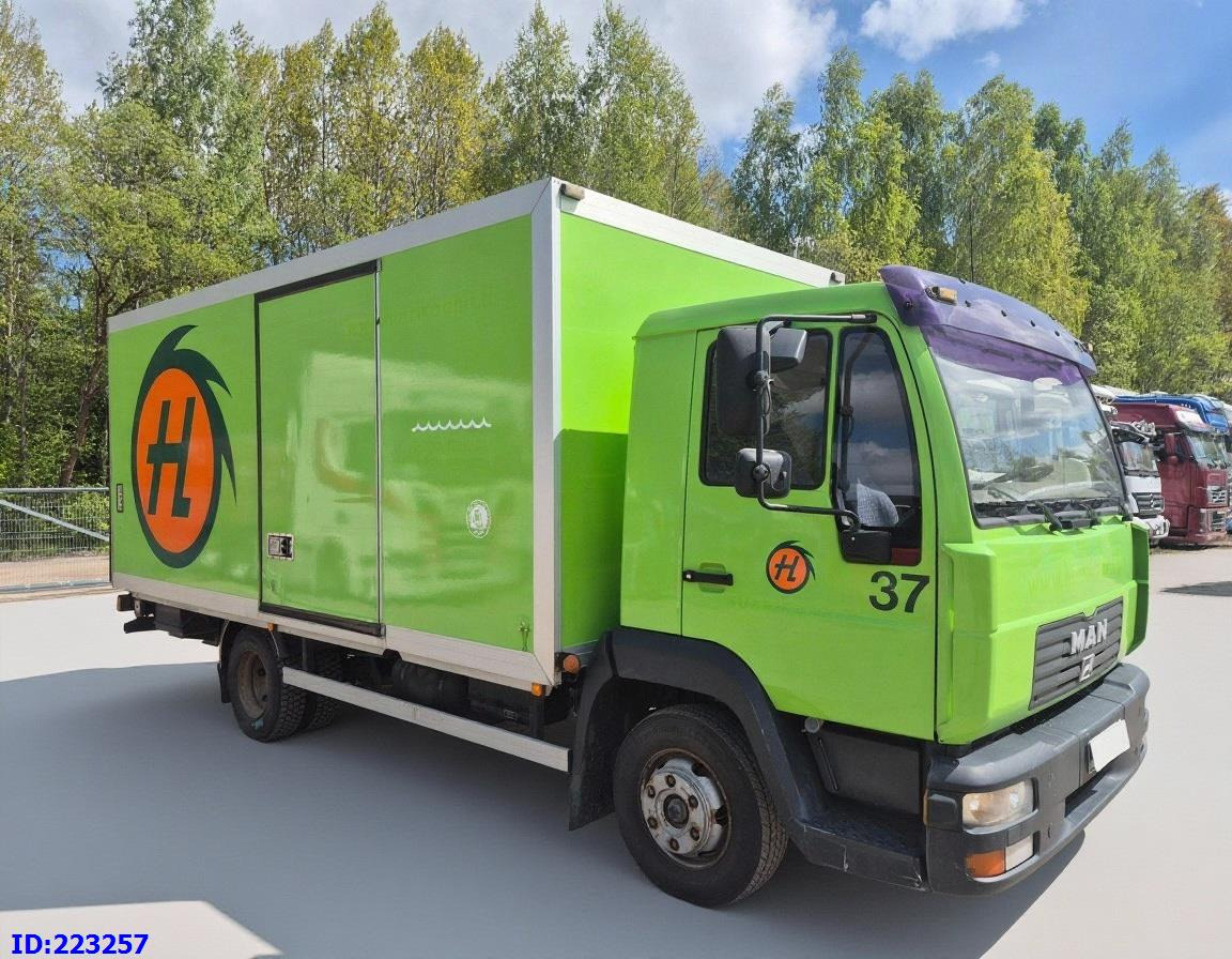 MAN LE 8.150 Manual 139tkm ONLY - Box truck: picture 4 MAN LE 8.150 Manual 139tkm ONLY - Box truck: picture 4