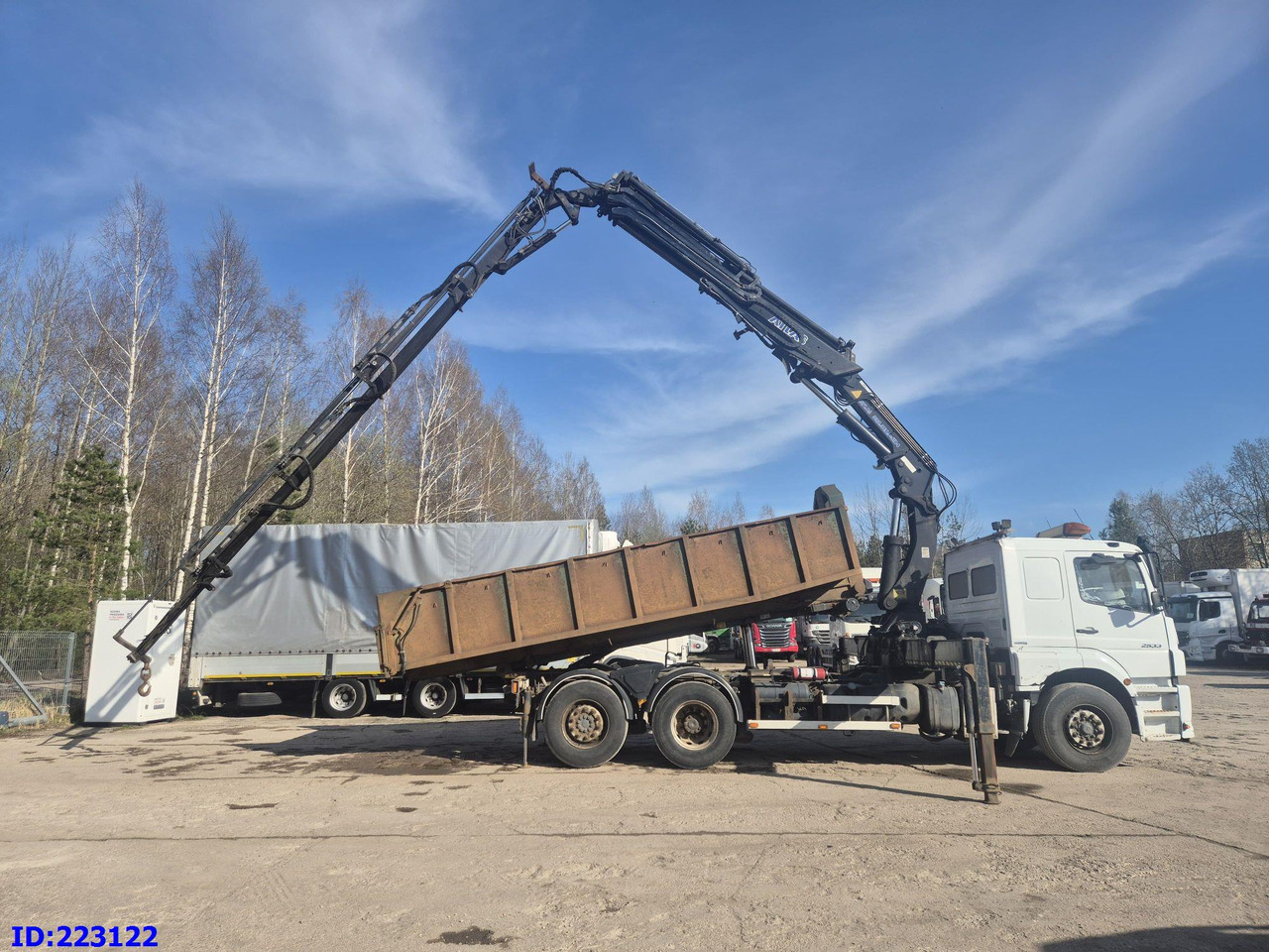 MERCEDES-BENZ Axor 2533 6x2 + Atlas 332.3E Crane - Tipper: picture 5 MERCEDES-BENZ Axor 2533 6x2 + Atlas 332.3E Crane - Tipper: picture 5